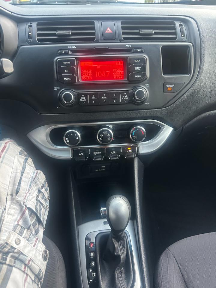 Kia Rio LX 2015