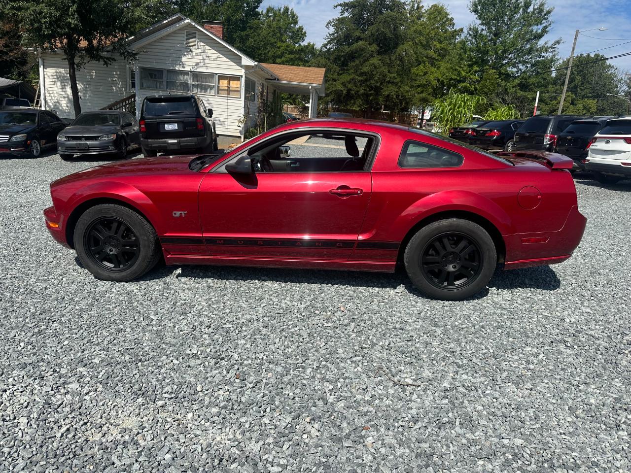 Ford Mustang GT Deluxe Coupe 2007