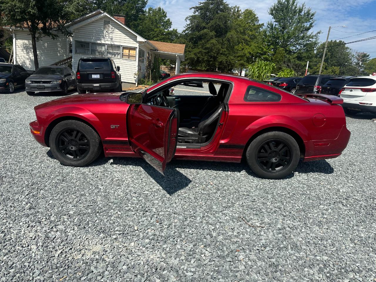 Ford Mustang GT Deluxe Coupe 2007