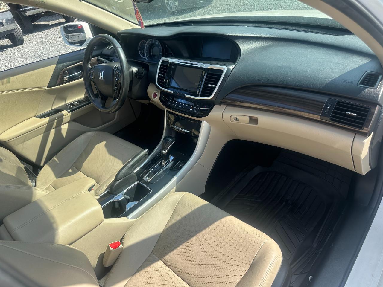 Honda Accord Touring V6 Sedan 6-Spd AT 2016