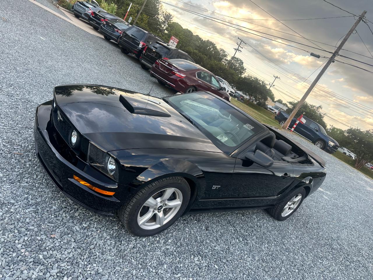 Ford Mustang GT Deluxe Convertible 2008