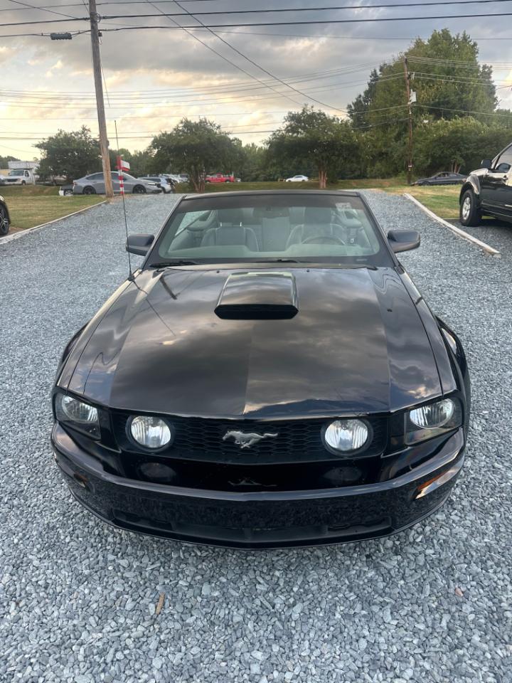 Ford Mustang GT Deluxe Convertible 2008