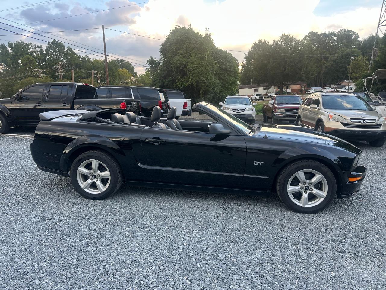 Ford Mustang GT Deluxe Convertible 2008