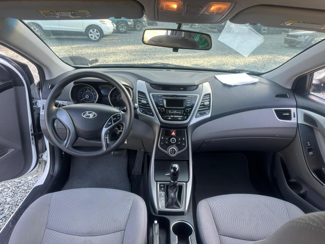 Hyundai Elantra SE 6AT 2016
