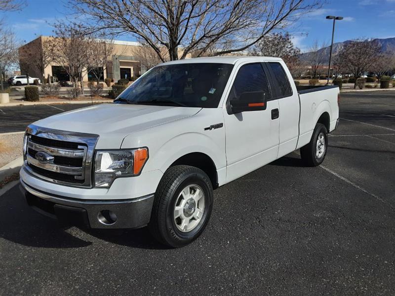 Ford F-150 XL SuperCab 8-ft. Bed 2WD 2014