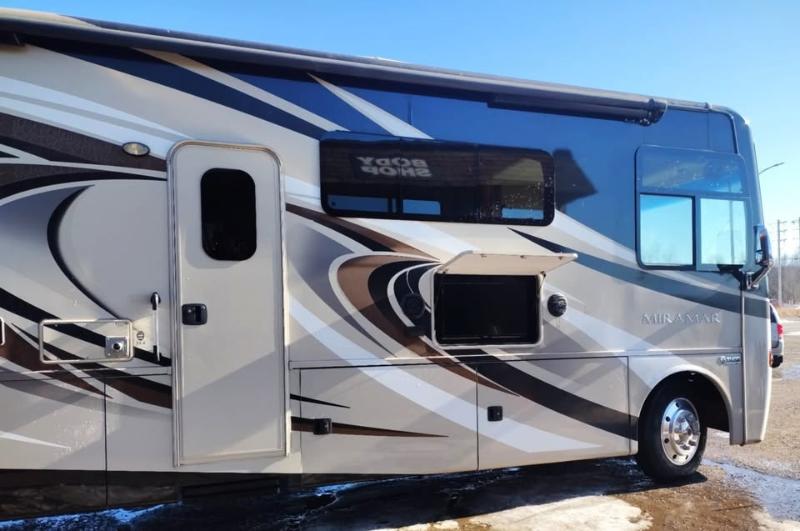 Ford Stripped Chassis Motorhome  2017