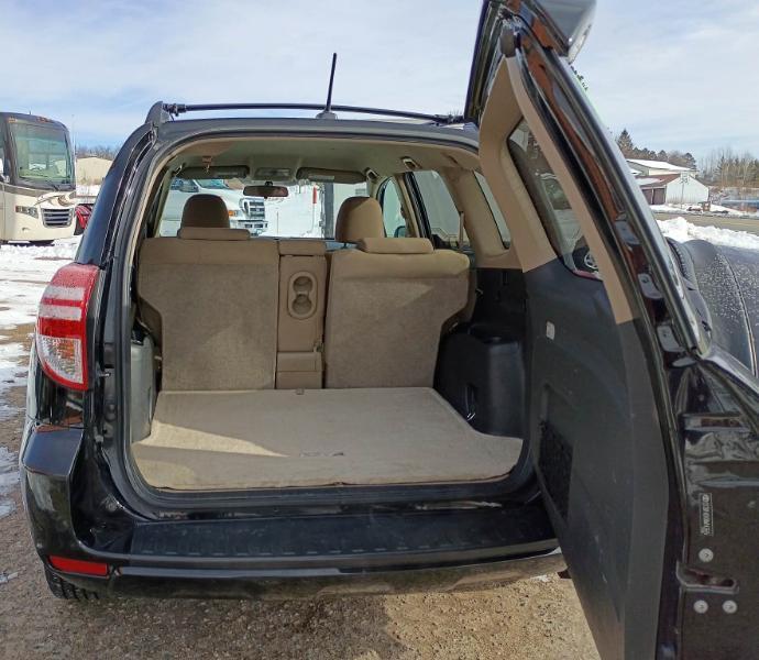 Toyota RAV4 Base I4 4WD 2011