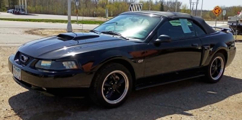 Ford Mustang GT Deluxe Convertible 2001