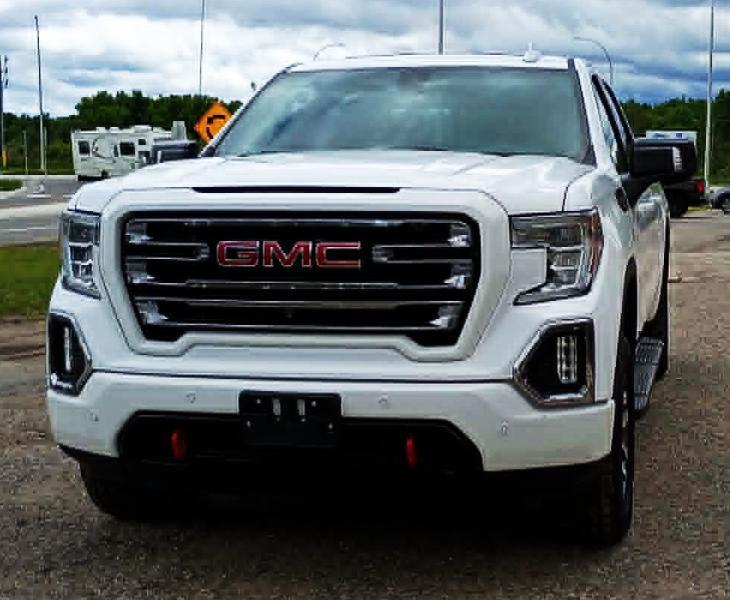 GMC Sierra 1500 AT4 Crew Cab Short Box 4WD 2020