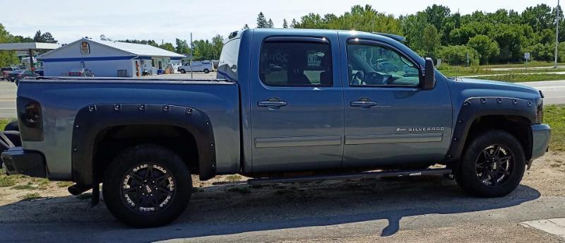 Chevrolet Silverado 1500 LT Crew Cab 4WD 2011