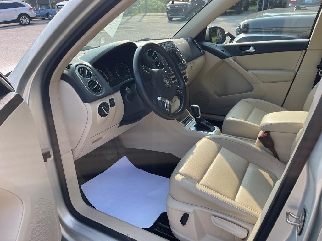 Volkswagen Tiguan S 2015