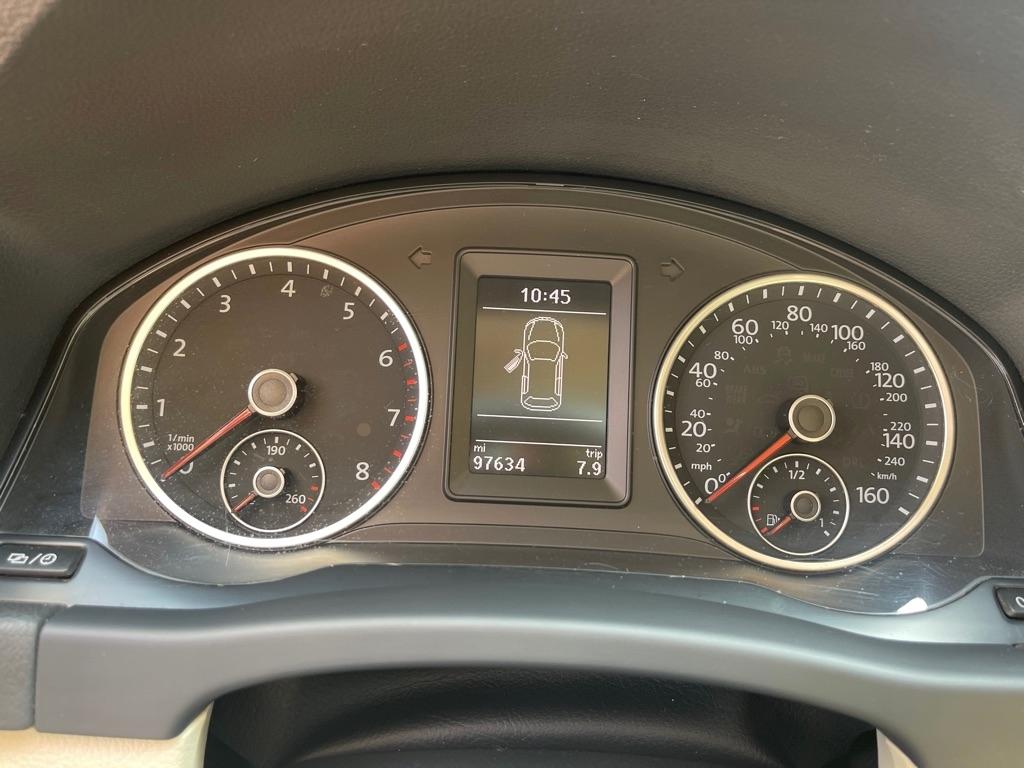 Volkswagen Tiguan S 2015