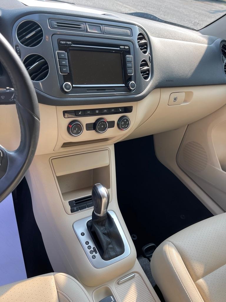 Volkswagen Tiguan S 2015