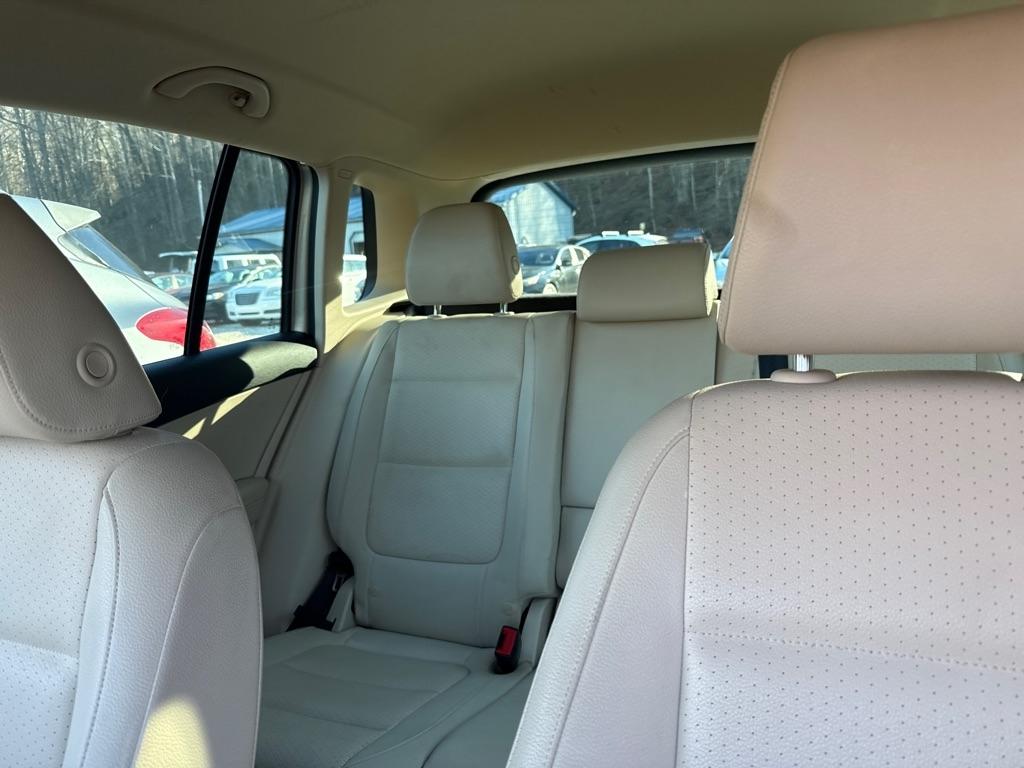 Volkswagen Tiguan S 2015