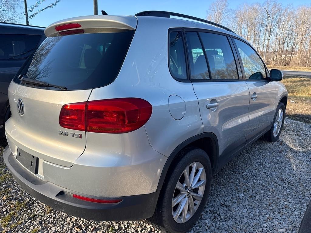 Volkswagen Tiguan S 2015