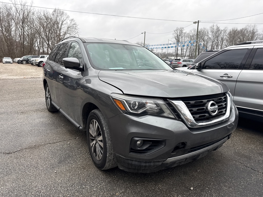2018 Nissan Pathfinder SL's photo