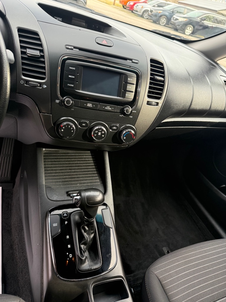 Kia Forte LX 6A 2017