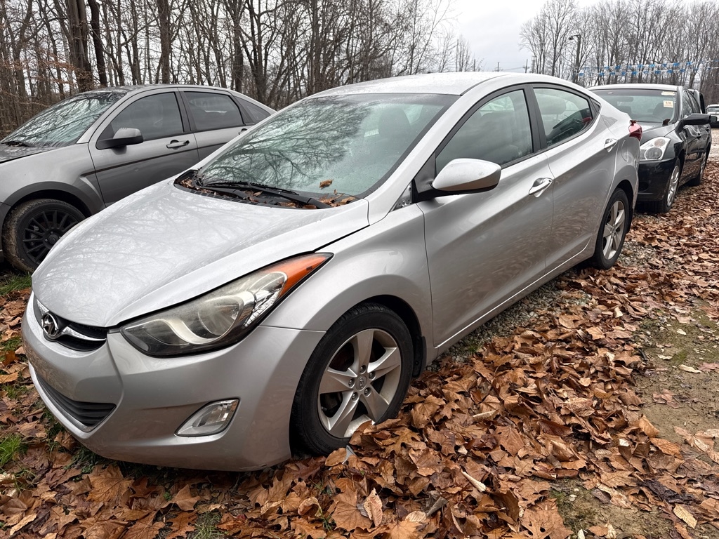 2013 Hyundai Elantra GLS's photo