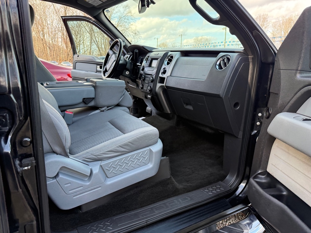 Ford F-150 XL SuperCrew 5.5-ft. Bed 4WD 2013