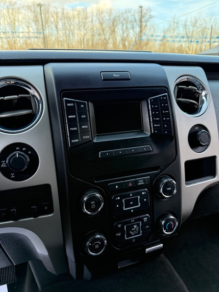 Ford F-150 XL SuperCrew 5.5-ft. Bed 4WD 2013