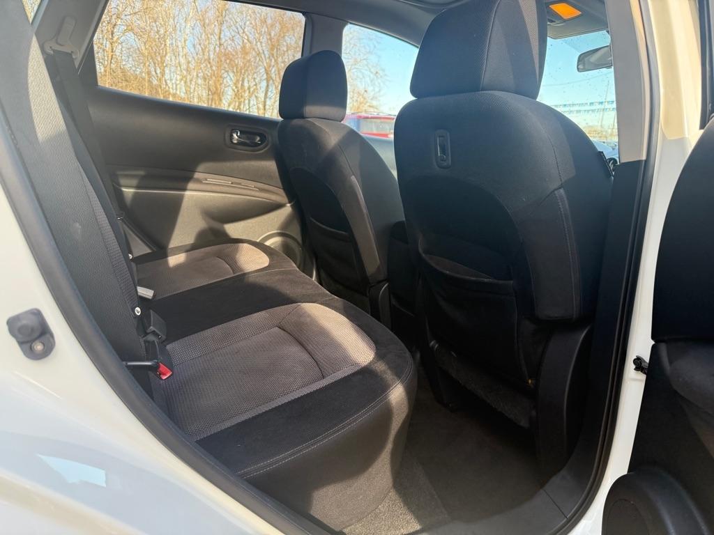 Nissan Rogue S AWD 2011