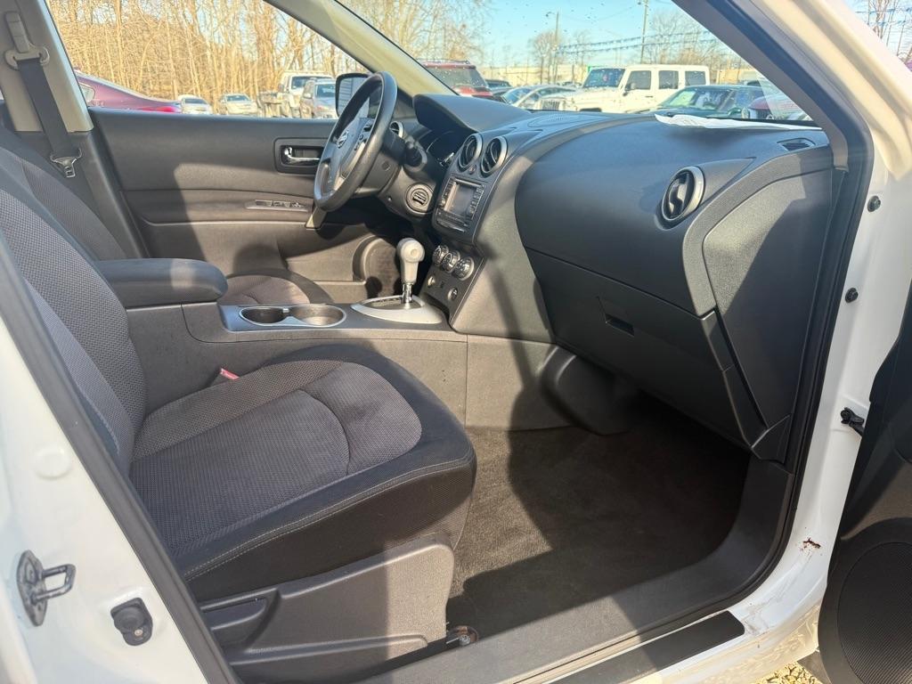 Nissan Rogue S AWD 2011