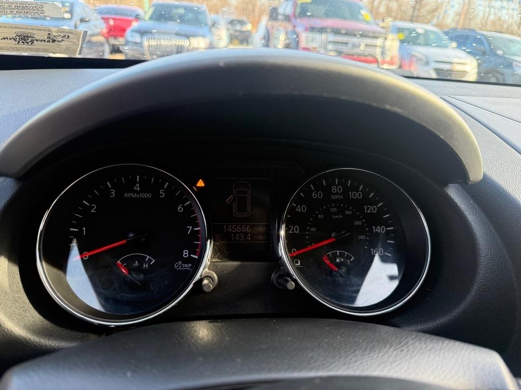 Nissan Rogue S AWD 2011