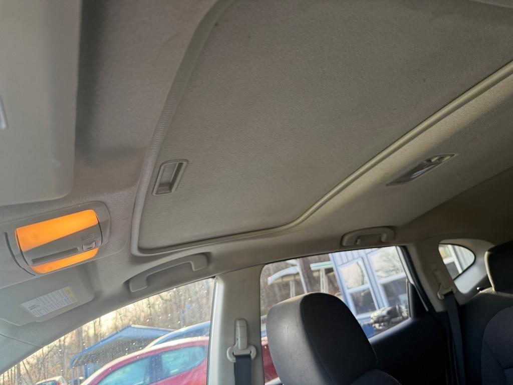 Nissan Rogue S AWD 2011