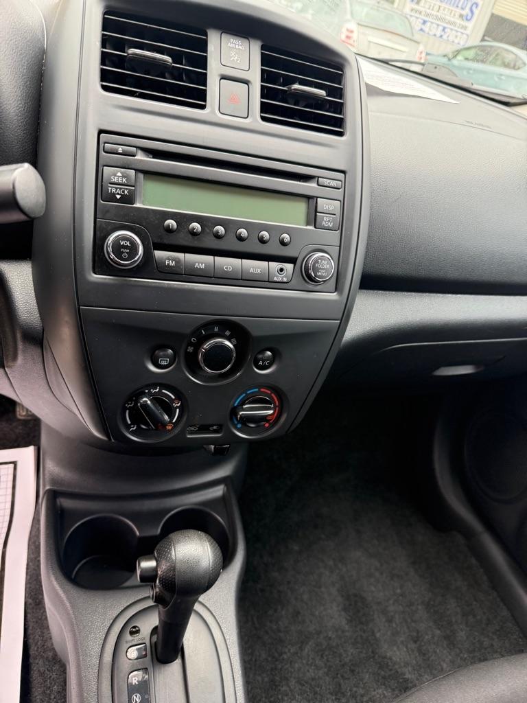 Nissan Versa 1.6 S 5M 2016