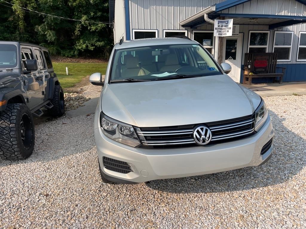 Volkswagen Tiguan S 2015