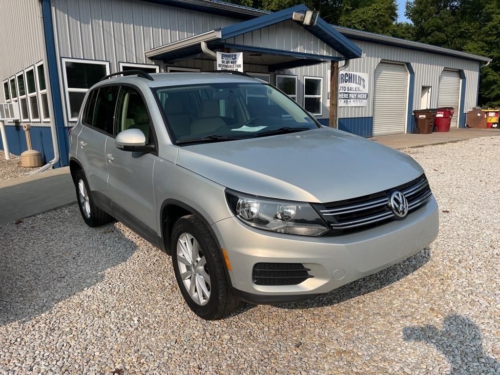 Volkswagen Tiguan S 2015