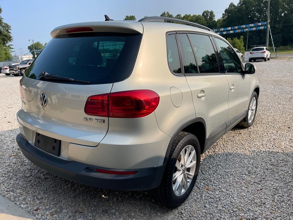 Volkswagen Tiguan S 2015
