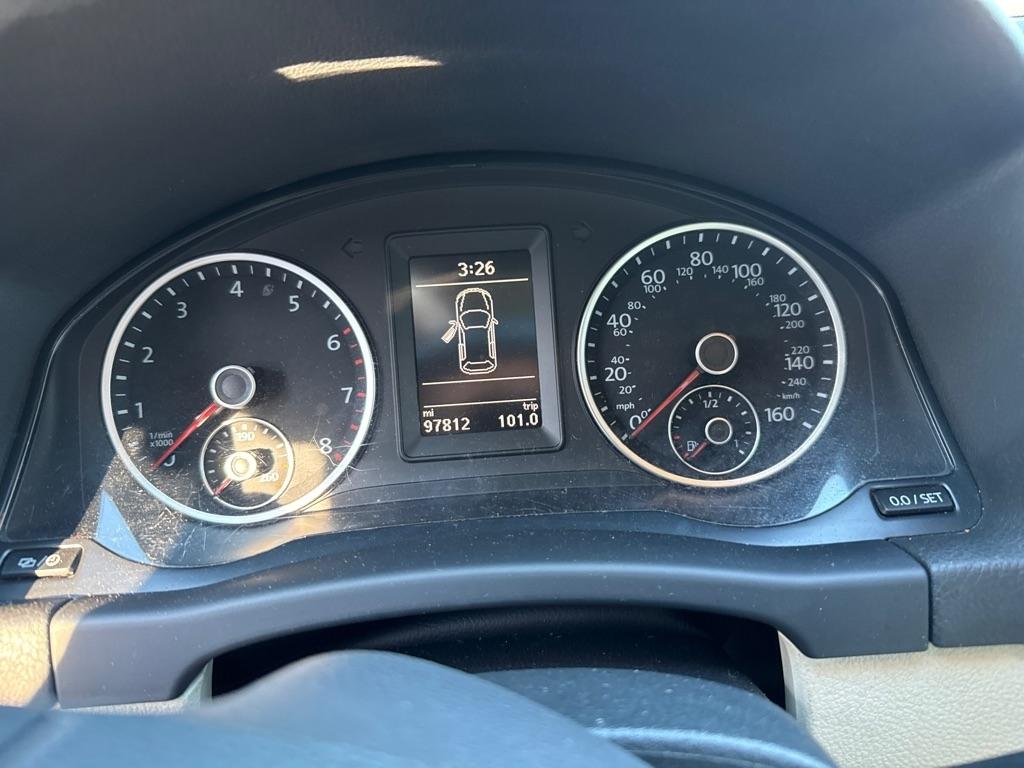 Volkswagen Tiguan S 2015