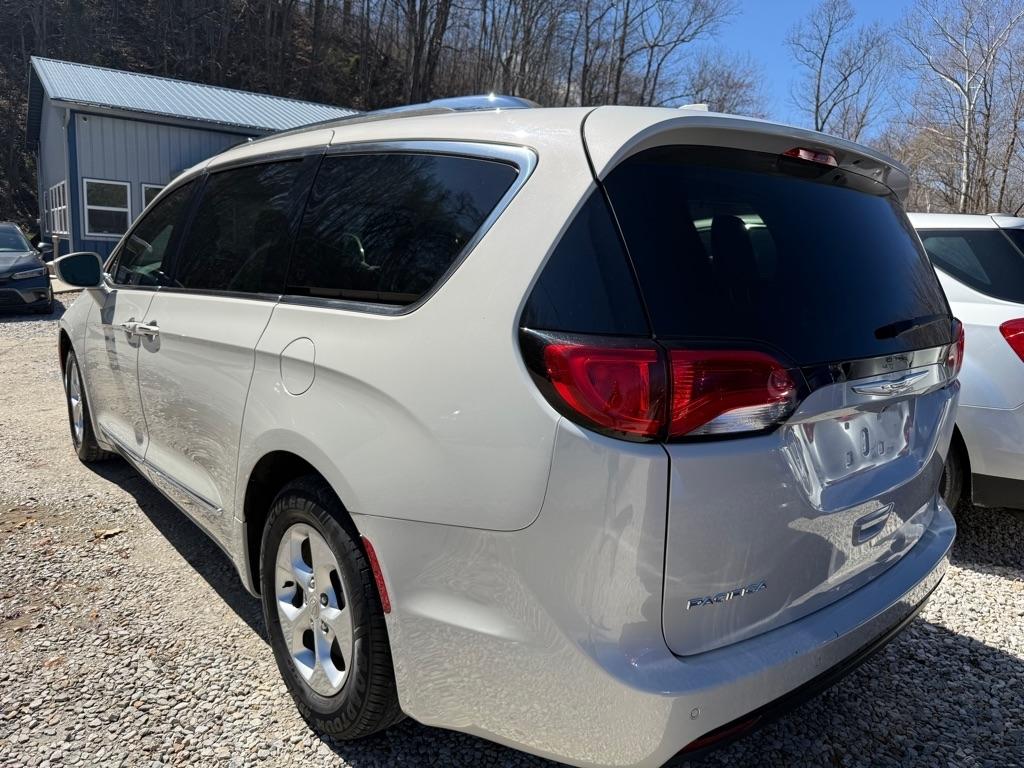Chrysler Pacifica Touring-L Plus 2017