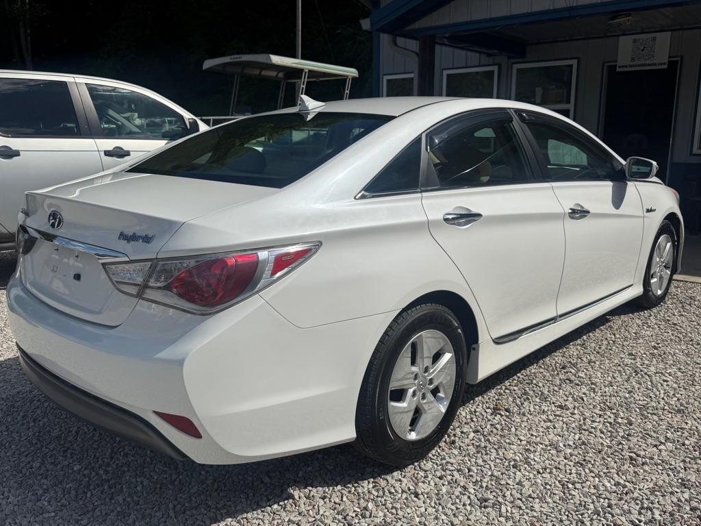 Hyundai Sonata Hybrid Sedan 2011