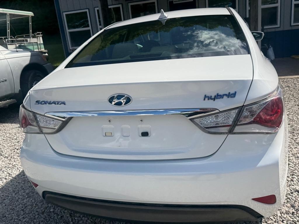 Hyundai Sonata Hybrid Sedan 2011