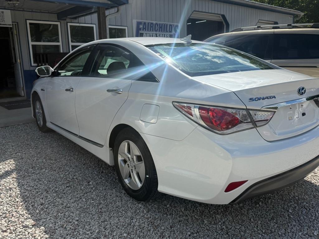 Hyundai Sonata Hybrid Sedan 2011
