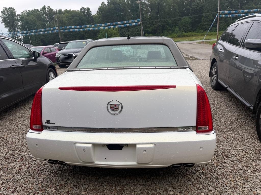 Cadillac DTS Sedan 2006