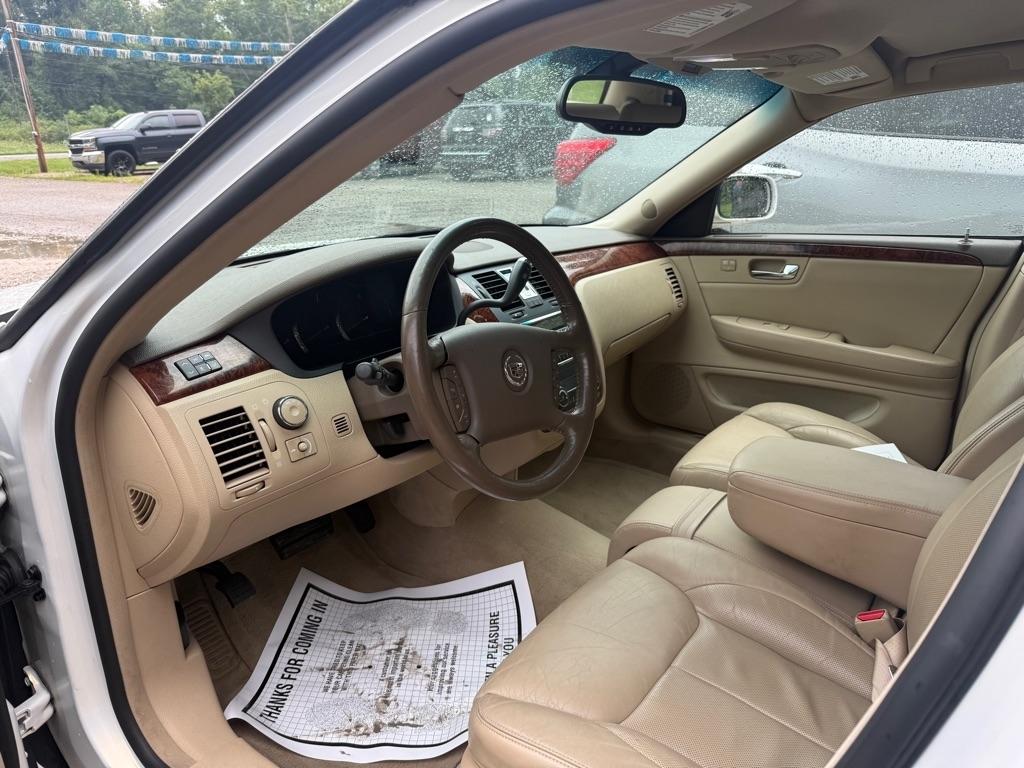 Cadillac DTS Sedan 2006