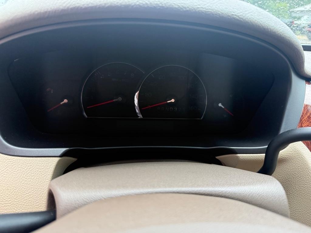 Cadillac DTS Sedan 2006