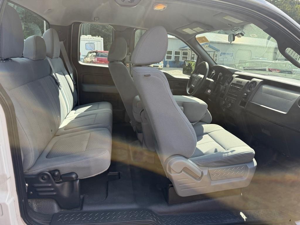 Ford F-150 XL SuperCab 8-ft. Bed 4WD 2012