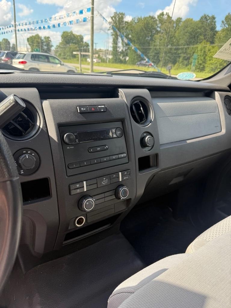 Ford F-150 XL SuperCab 8-ft. Bed 4WD 2012