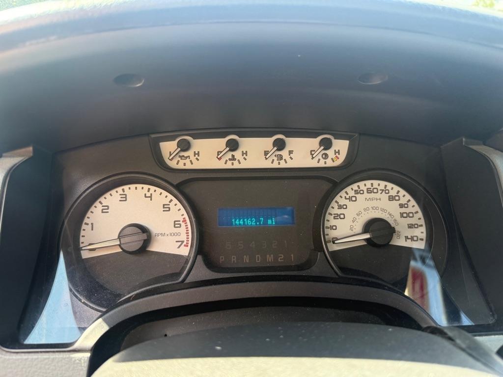 Ford F-150 XL SuperCab 8-ft. Bed 4WD 2012