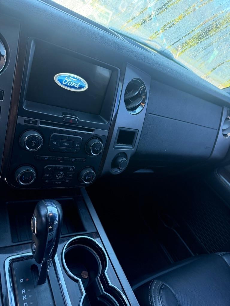 Ford Expedition EL Platinum 4WD 2016