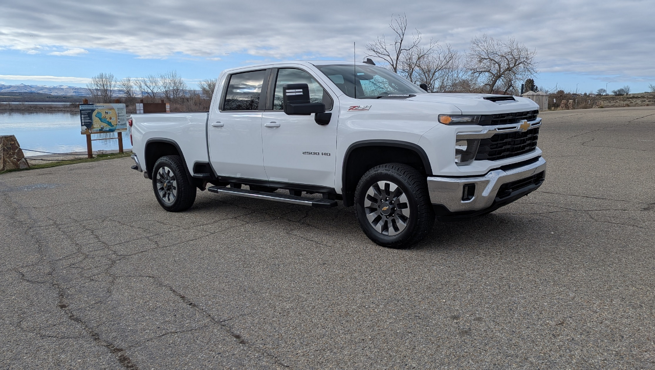 Chevrolet Silverado 2500HD LT Crew Cab Short Box 4WD 2024