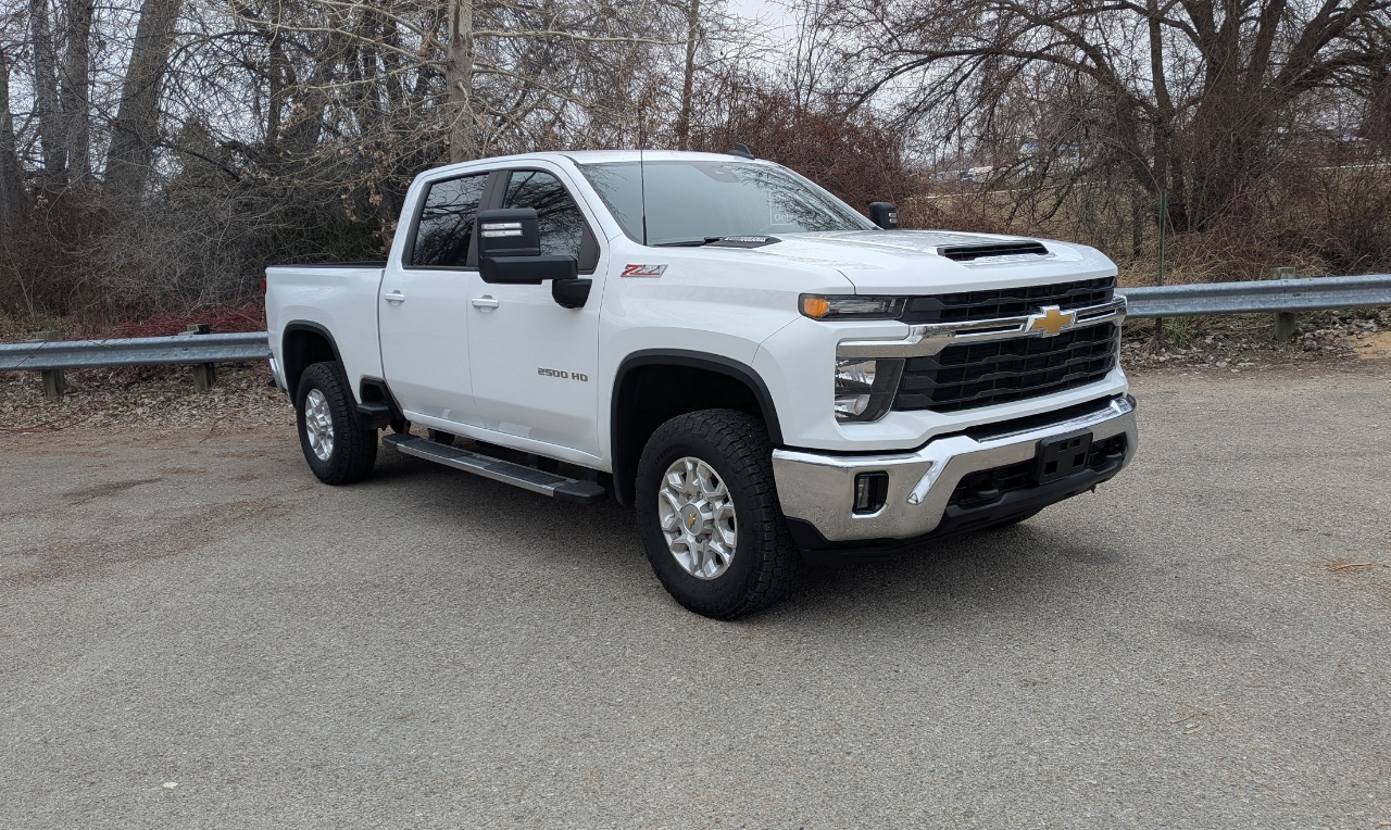 Chevrolet Silverado 2500HD LT Crew Cab Short Box 4WD 2024
