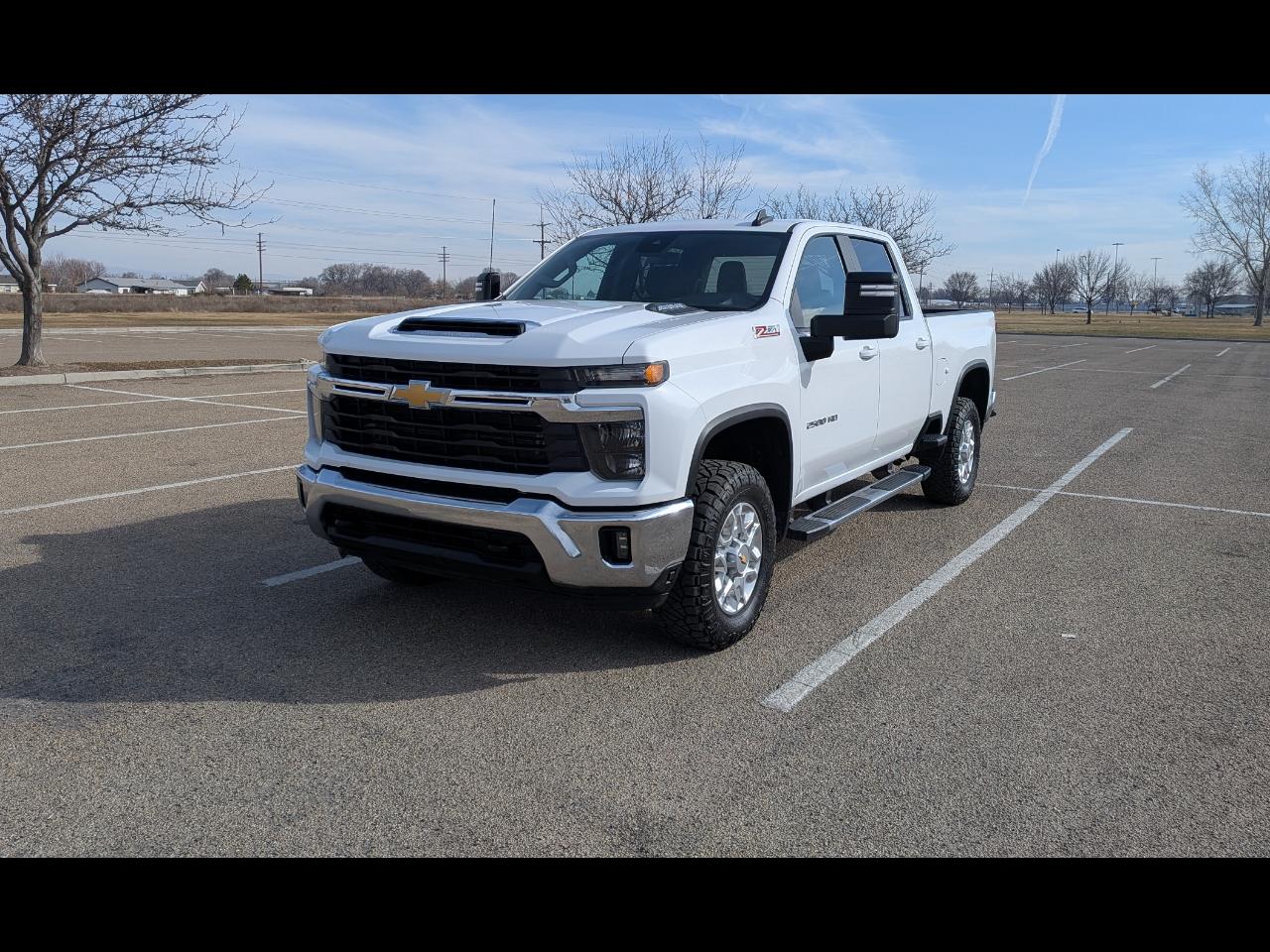 Chevrolet Silverado 2500HD LT Crew Cab Short Box 4WD 2024