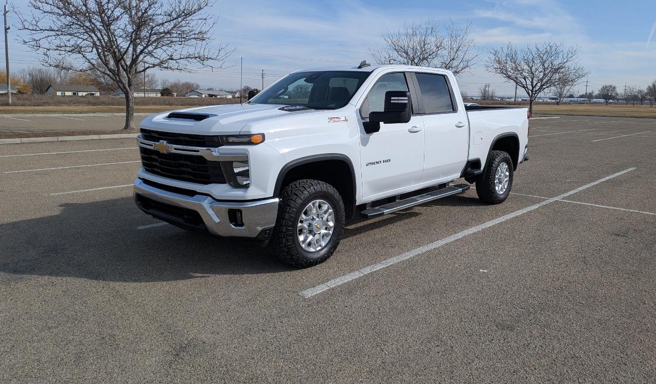 Chevrolet Silverado 2500HD LT Crew Cab Short Box 4WD 2024