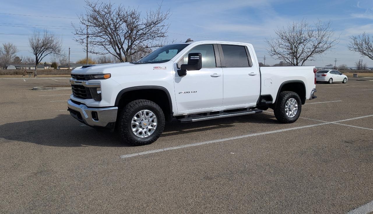Chevrolet Silverado 2500HD LT Crew Cab Short Box 4WD 2024