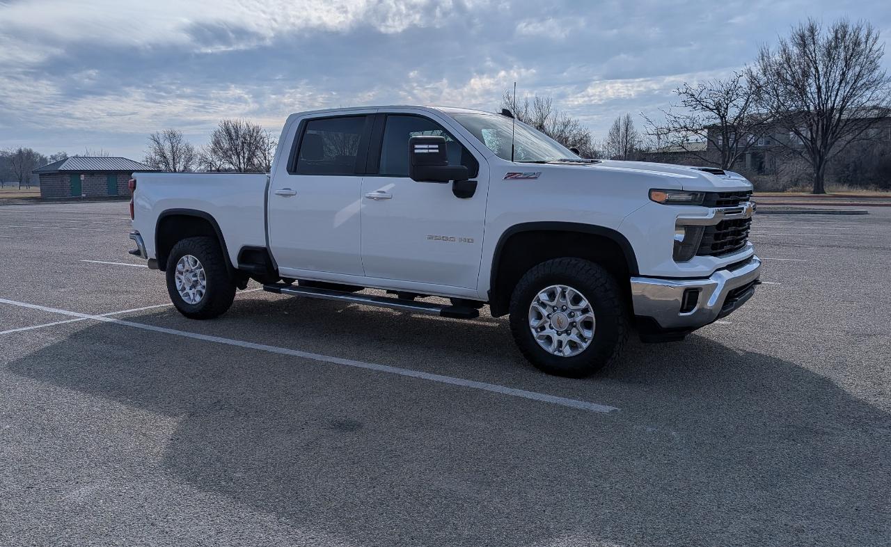 Chevrolet Silverado 2500HD LT Crew Cab Short Box 4WD 2024